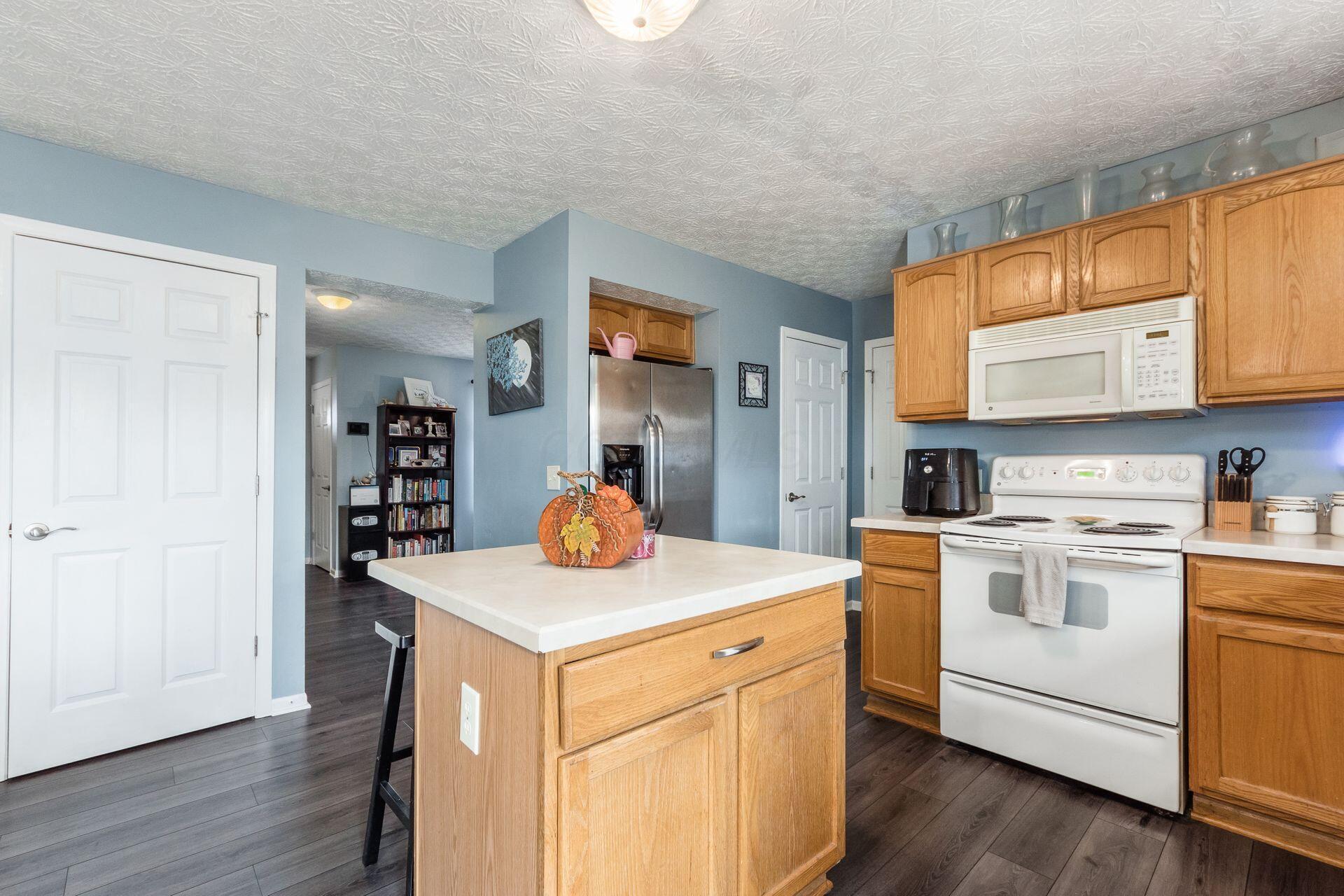 6121 Nasby Drive, Galloway, Ohio image 8