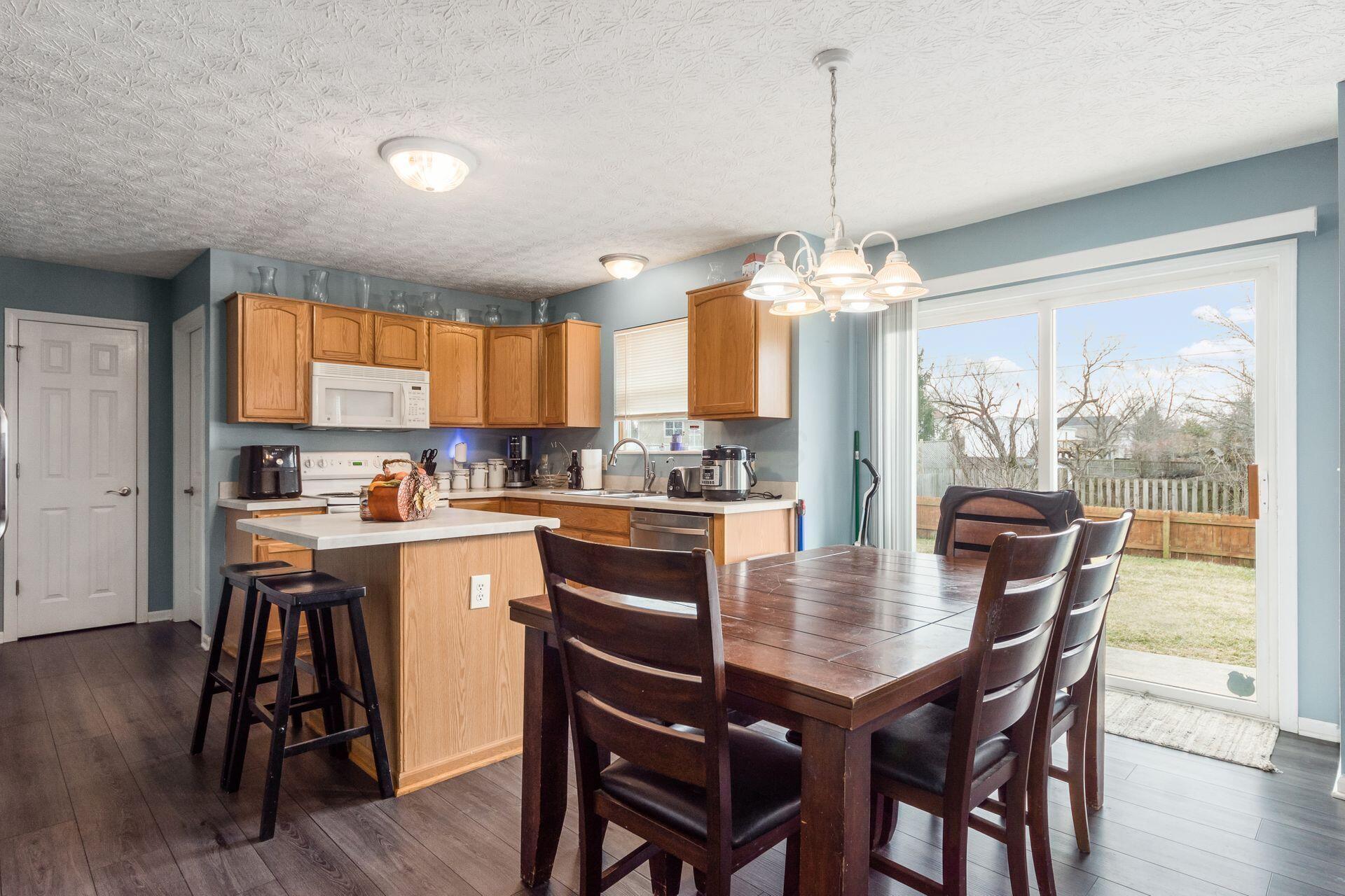 6121 Nasby Drive, Galloway, Ohio image 12