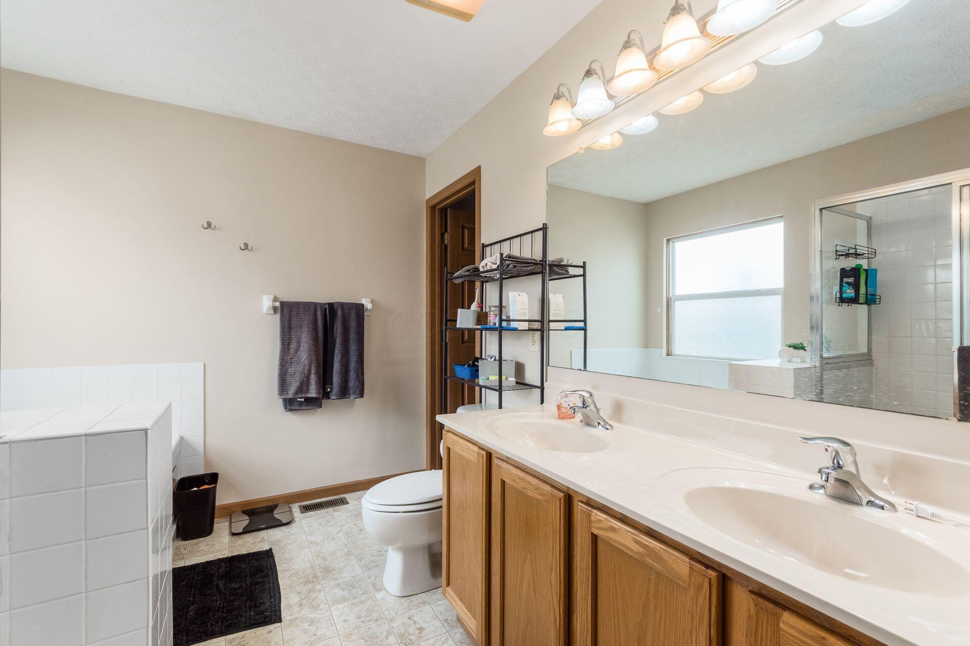 6121 Nasby Drive, Galloway, Ohio image 20