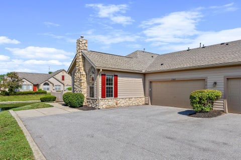 Photo of 3745 Stoneway Point, Powell, OH 43065 (MLS # 226027256)