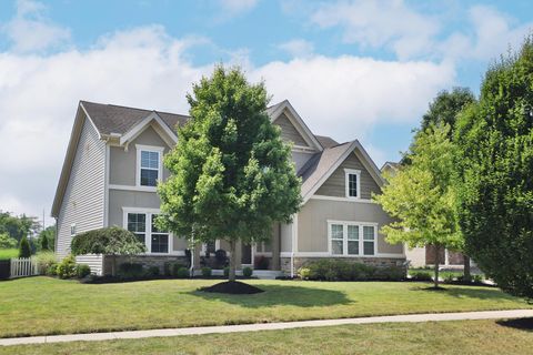 Photo of 2607 Loris Way, Grove City, OH 43123 (MLS # 226027549)