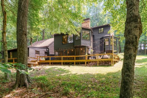 Photo of 446 Llanberis Drive, Granville, OH 43023 (MLS # 225025062)