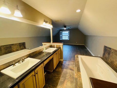 Tiny photo for 926 Fairway Drive, Howard, OH 43028 (MLS # 226007270)