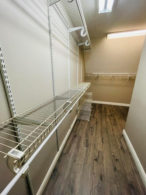 Tiny photo for 926 Fairway Drive, Howard, OH 43028 (MLS # 226007270)