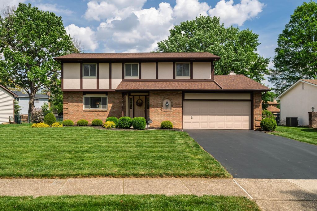 Photo of 6898 Starfire Drive, Reynoldsburg, OH 43068 (MLS # 226014385)