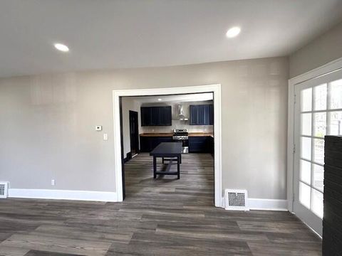 Tiny photo for 402 Mckinley Avenue, Crooksville, OH 43731 (MLS # 226000574)