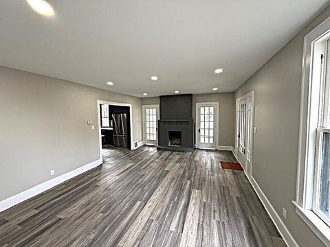 Tiny photo for 402 Mckinley Avenue, Crooksville, OH 43731 (MLS # 226000574)