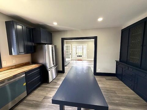 Tiny photo for 402 Mckinley Avenue, Crooksville, OH 43731 (MLS # 226000574)