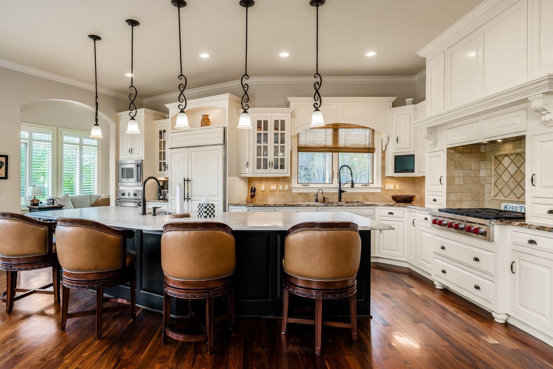 10577 Wellington Boulevard, Powell, Ohio image 13