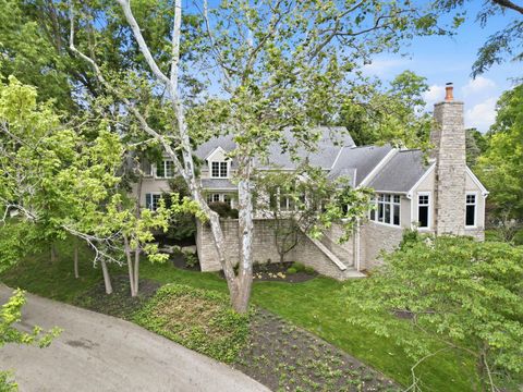 Photo of 2950 Linkbury Lane, Upper Arlington, OH 43221 (MLS # 226022006)