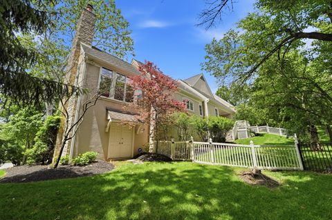 Tiny photo for 2950 Linkbury Lane, Upper Arlington, OH 43221 (MLS # 226022006)
