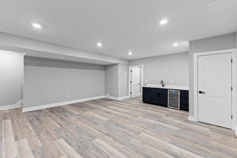 Tiny photo for 338 S Ohio Avenue, Columbus, OH 43205 (MLS # 225039670)