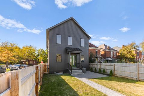 Tiny photo for 338 S Ohio Avenue, Columbus, OH 43205 (MLS # 225039670)