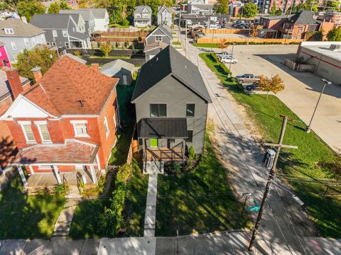 Tiny photo for 338 S Ohio Avenue, Columbus, OH 43205 (MLS # 225039670)