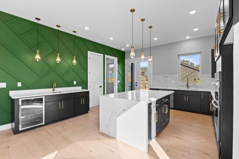 Tiny photo for 338 S Ohio Avenue, Columbus, OH 43205 (MLS # 225039670)