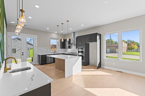 Tiny photo for 338 S Ohio Avenue, Columbus, OH 43205 (MLS # 225039670)