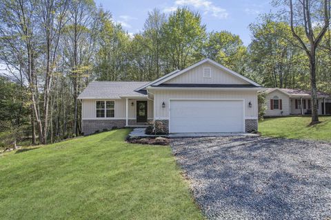 Photo of 2422 Apple Valley Drive, Howard, OH 43028 (MLS # 225037053) Photo of 2422 Apple Valley Drive, Howard, OH 43028 (MLS # 225037053)