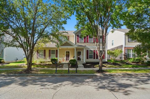 Photo of 4641 Grand Strand Drive, Grove City, OH 43123 (MLS # 225040011) Photo of 4641 Grand Strand Drive, Grove City, OH 43123 (MLS # 225040011)