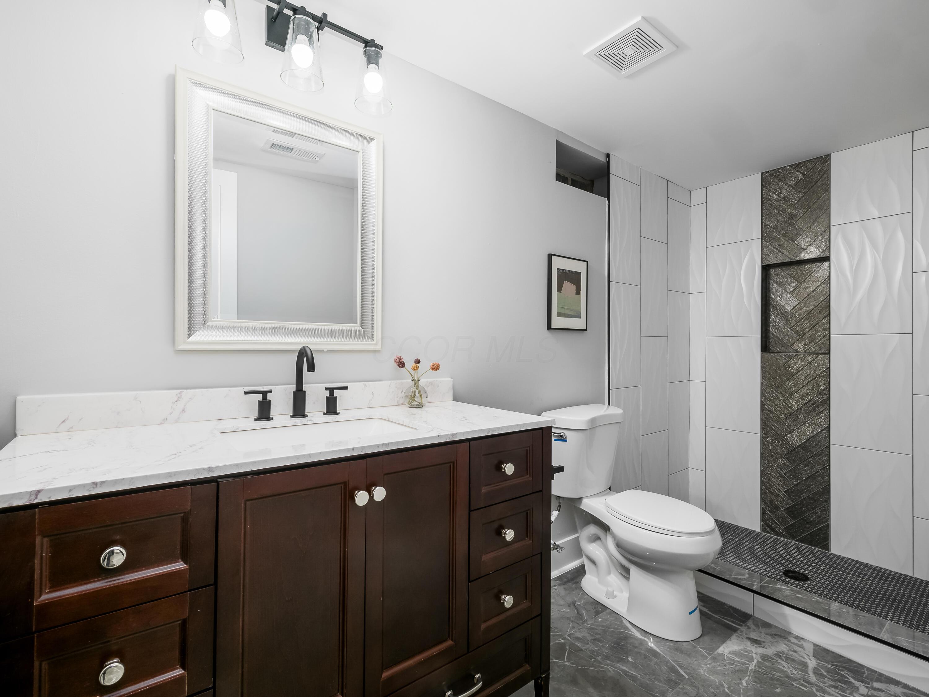 1586 Kent Street, Columbus, Ohio image 16