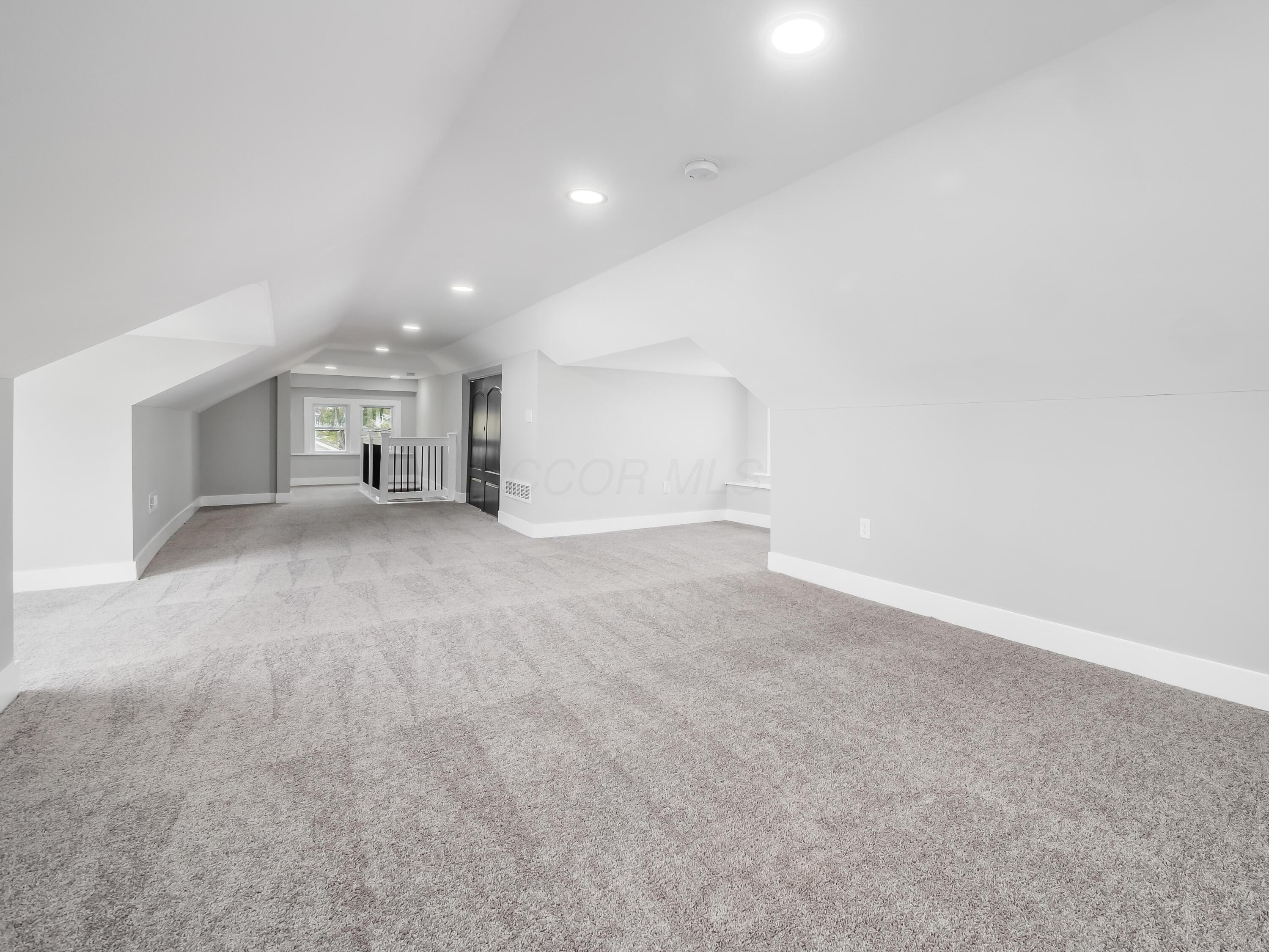 1586 Kent Street, Columbus, Ohio image 22