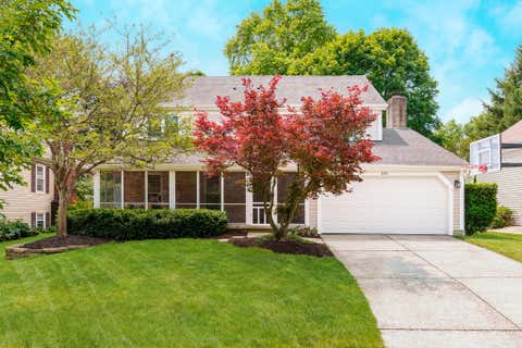 Photo of 1233 Churchbell Way, Columbus, OH 43235 (MLS # 226020879)