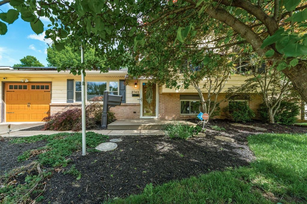 Photo of 2742 Denmark Road, Columbus, OH 43232 (MLS # 226014378)