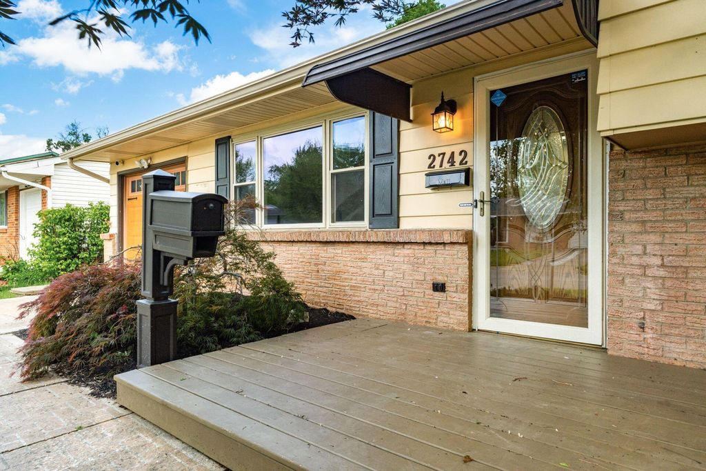Photo of 2742 Denmark Road, Columbus, OH 43232 (MLS # 226014378)