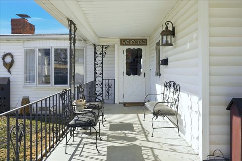 Tiny photo for 113 N Oakland Avenue 49 #49, Washington Court House, OH 43160 (MLS # 226001827)