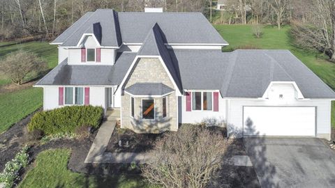 Photo of 89 Alton Darby Creek Road, Galloway, OH 43119 (MLS # 226012773)