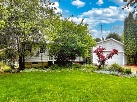 Photo of 714 Greenbriar Circle, Howard, OH 43028 (MLS # 226014689)