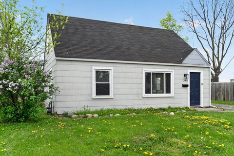 Photo of 2902 Northglen Drive, Columbus, OH 43224 (MLS # 226012538)