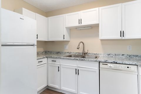 Tiny photo for 3941 Karl Road 326 #326, Columbus, OH 43224 (MLS # 226003224)