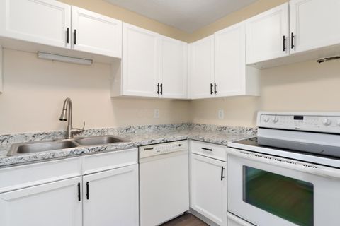 Tiny photo for 3941 Karl Road 326 #326, Columbus, OH 43224 (MLS # 226003224)