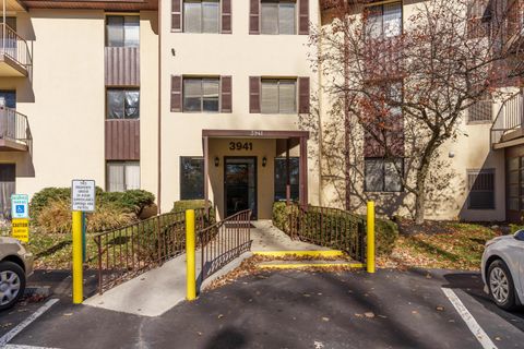 Tiny photo for 3941 Karl Road 326 #326, Columbus, OH 43224 (MLS # 226003224)