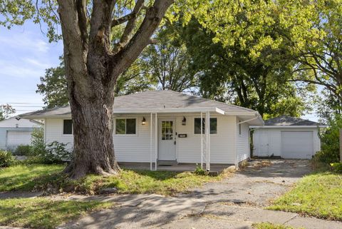 Photo of 3302 Hilock Place, Columbus, OH 43207 (MLS # 225039322)