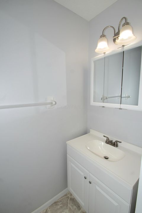 Tiny photo for 4106 Cherry Orchard Lane, Columbus, OH 43230 (MLS # 226000180)