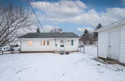 Tiny photo for 10 Buena Vista Avenue, Mount Vernon, OH 43050 (MLS # 226002374)
