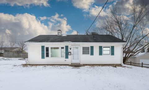 Tiny photo for 10 Buena Vista Avenue, Mount Vernon, OH 43050 (MLS # 226002374)