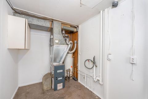 Tiny photo for 10 Buena Vista Avenue, Mount Vernon, OH 43050 (MLS # 226002374)