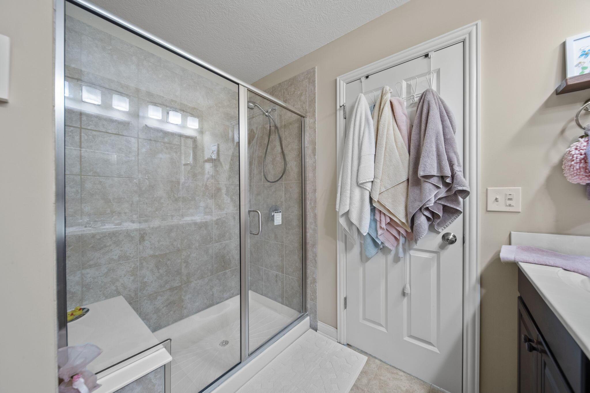 4998 Wadkins Drive, Grove City, Ohio image 39