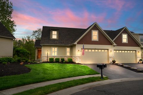 Photo of 1167 Cross Creeks Ridge, Pickerington, OH 43147 (MLS # 226014816)