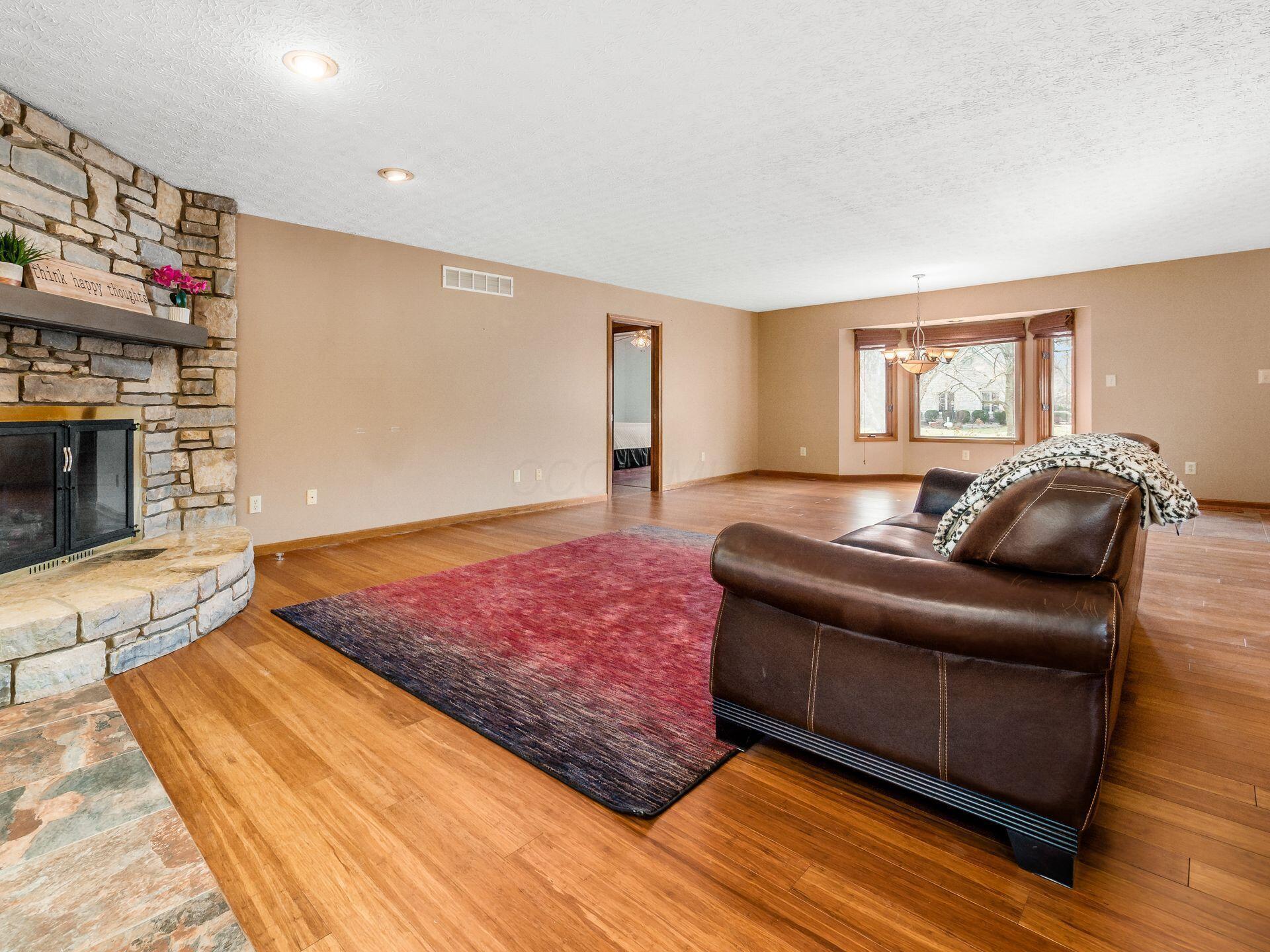 876 Chelsea Lane, Westerville, Ohio image 8