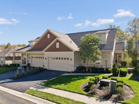 Photo of 1119 Cross Creeks Ridge, Pickerington, OH 43147 (MLS # 226040382)