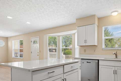 Tiny photo for 5638 Hatton Court, Hilliard, OH 43026 (MLS # 226030292)
