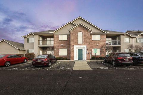 Photo of 8061 Cranes Crossing Drive, Lewis Center, OH 43035 (MLS # 226000096)