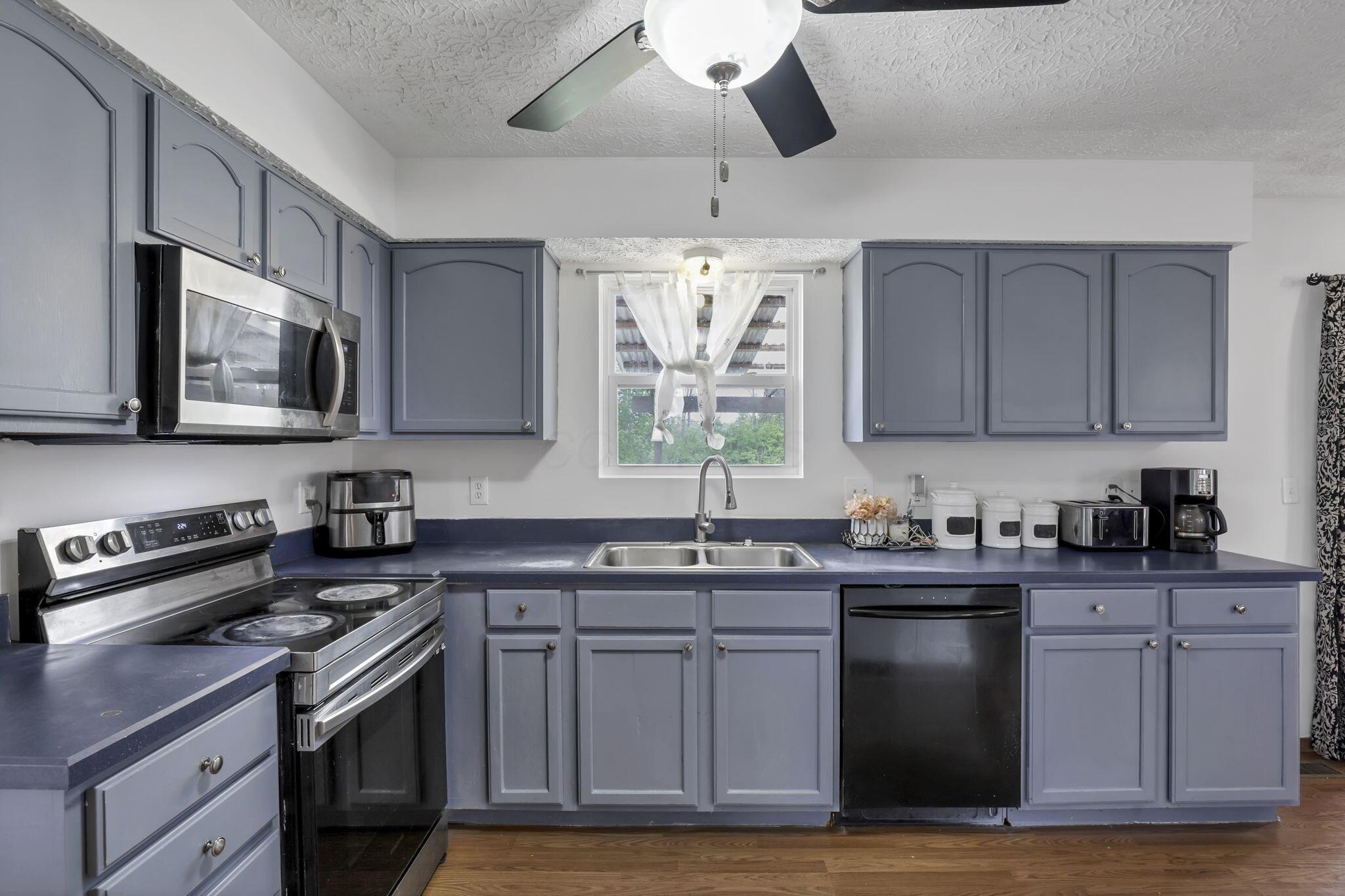 3728 Fountain Cove Lane, Grove City, Ohio image 12