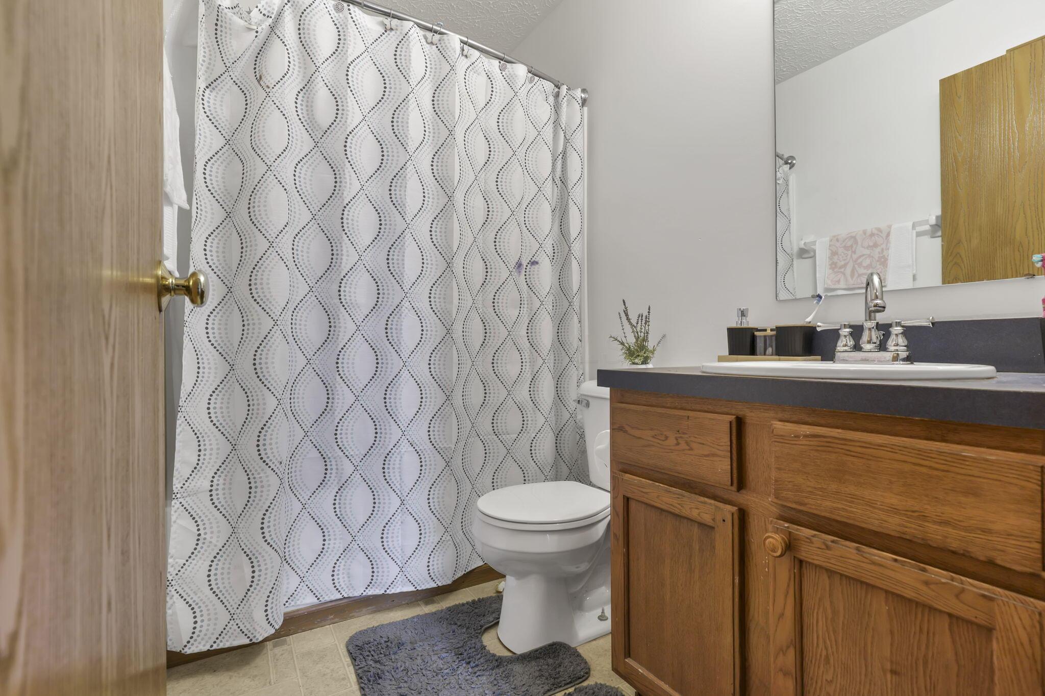 3728 Fountain Cove Lane, Grove City, Ohio image 21