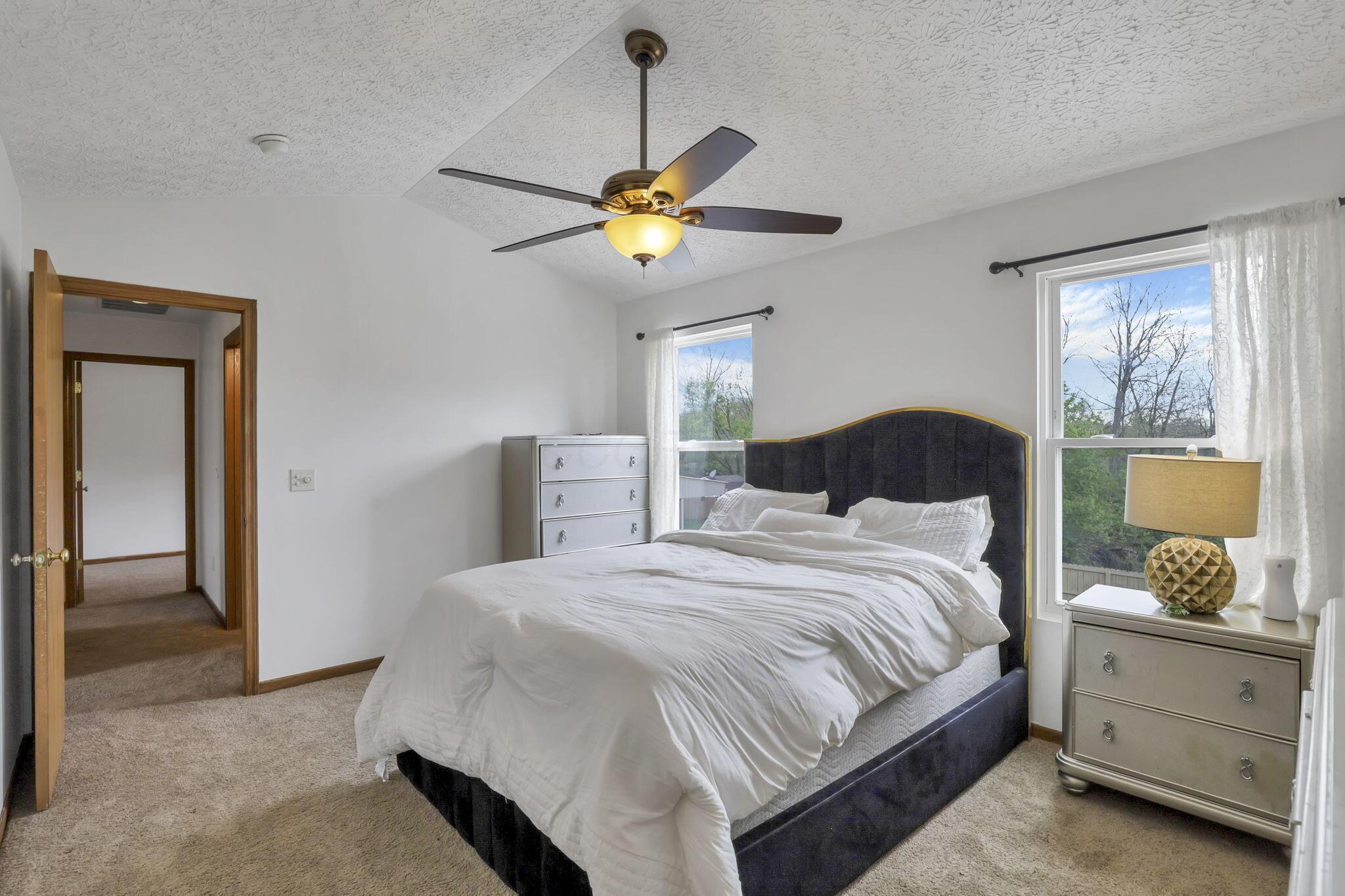 3728 Fountain Cove Lane, Grove City, Ohio image 16