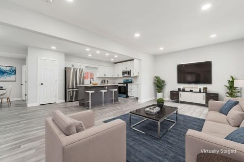 Photo of 905 Carpenter Street, Columbus, OH 43206 (MLS # 225045238)