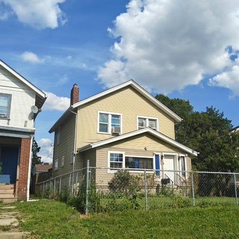 Photo of 622 Racine Avenue, Columbus, OH 43204 (MLS # 226036879)